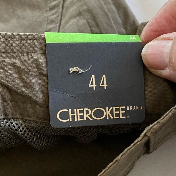 NWT - Cherokee Classic Green Chino Walking Shorts Velcro & Zipper Pockets Sz 44 - Picture 4 of 9